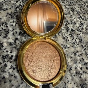 MAC Cosmetics Shimmering Gold Highlighter